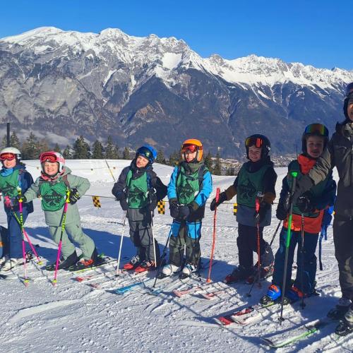 Gruppe im Schnee 4