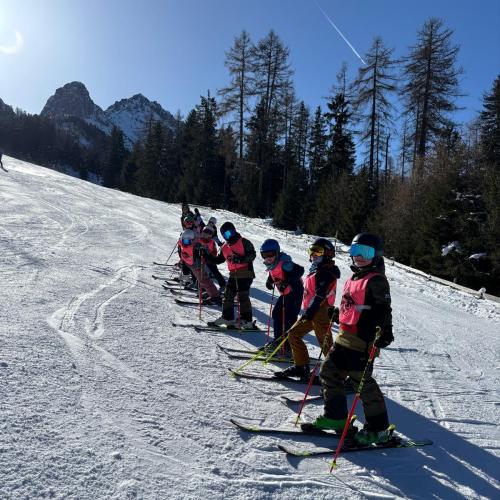 Gruppe im Schnee 4