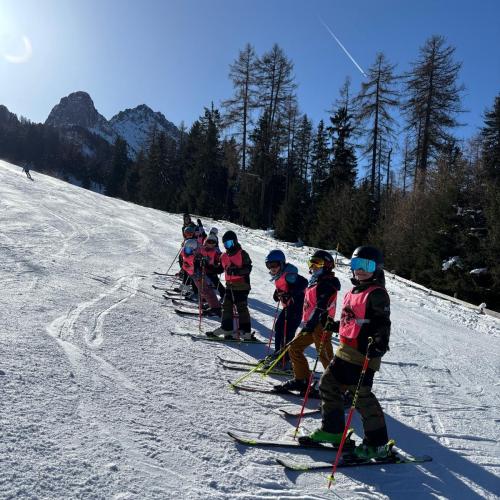 Gruppe im Schnee 2
