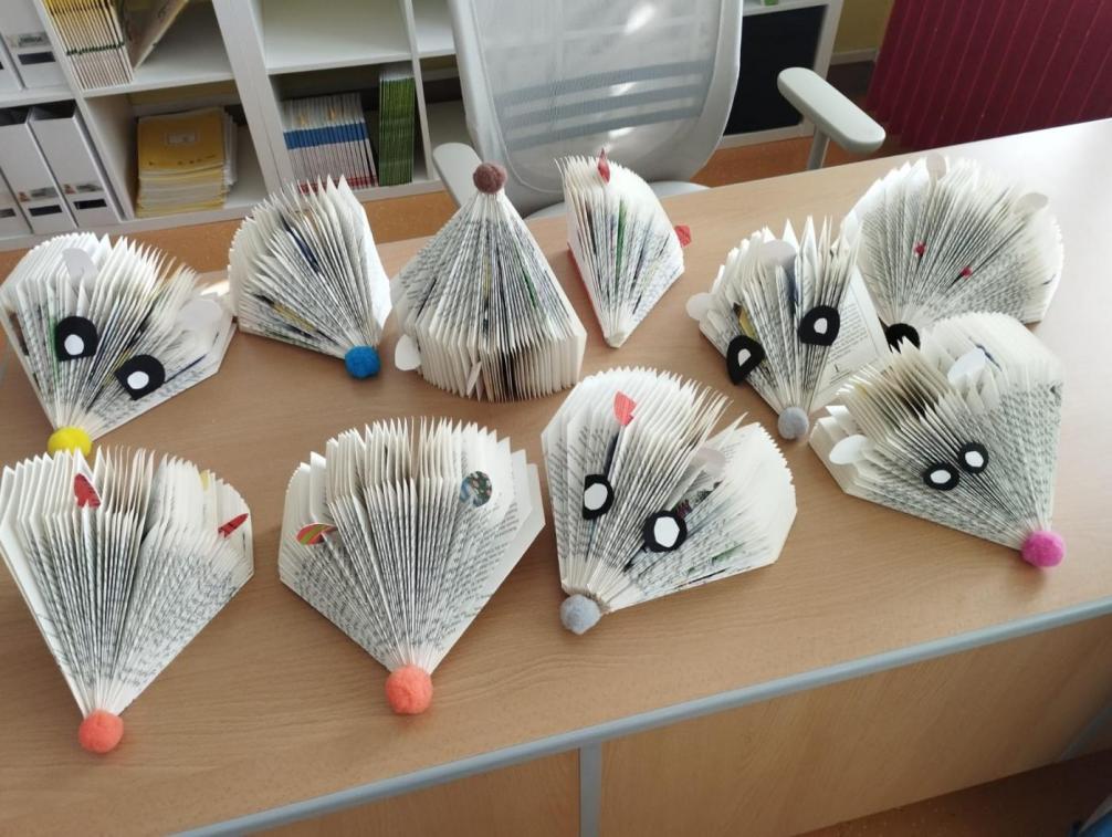 Igel aus alten Büchern